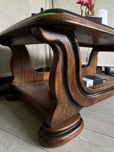 Stunning Vintage Mahogany Regency Coffee Table