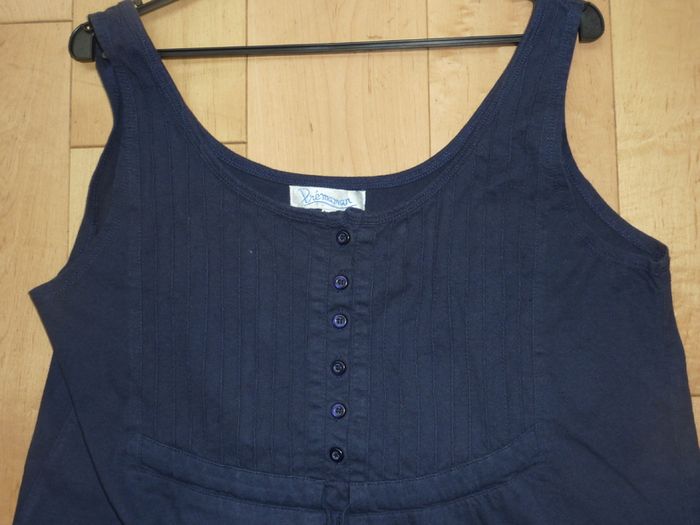 Maternity Tops and Vests Size m or UK 12 EUR 7 EACH