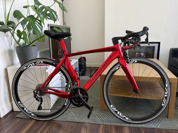 Custom Carbon Fiber Road Bike Shimano 105 11 Speed Excellent Condition
