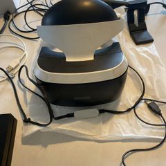 ps 4 and virtual reality headset