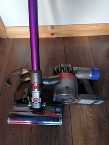 Dyson v8