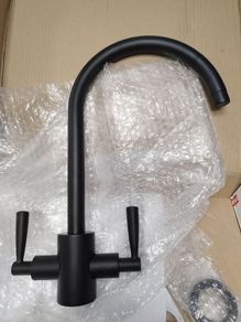 Franke swan neck black tap
