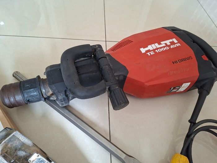 Hilti TE 1000-Avr Hi Drive Breaker 110v