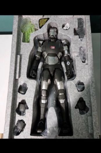 Hot Toys War Machine Ironman 3