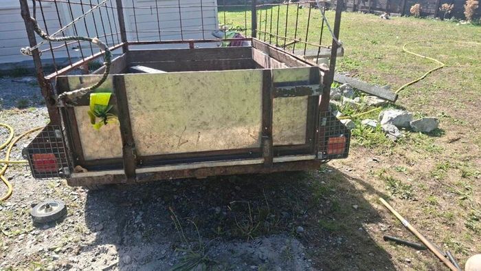 Car trailer