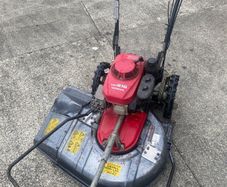 HONDA UM616 self drive Lawnmower/weed cutter - UM616