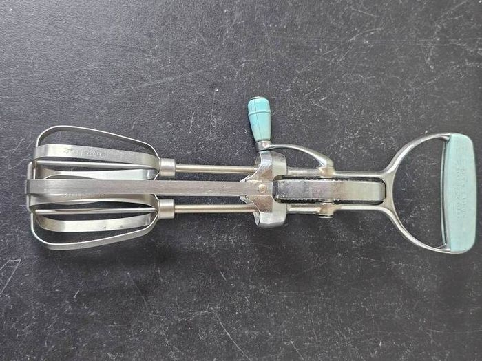 Vintage PRESTIGE Egg Beater Hand Whisk