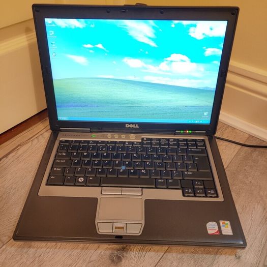 Windows XP Laptop Dell Latitude D630