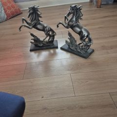 horse statue