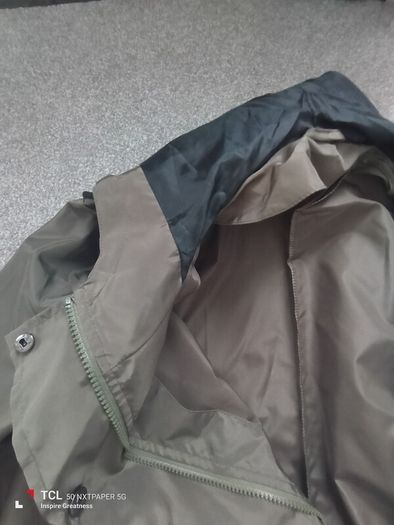 New.women's light rain jacket. Size 14/16