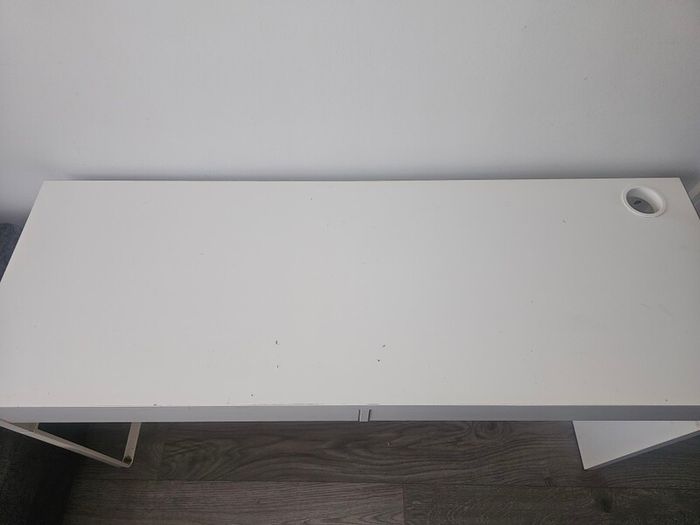desks