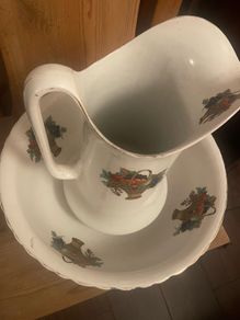 1940s Classic wash jug and bowl