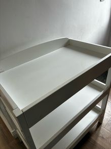 FREE baby changing table
