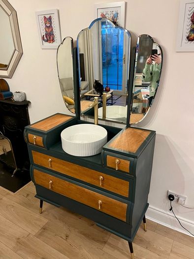 A Striking, Bespoke Bathroom Vanity