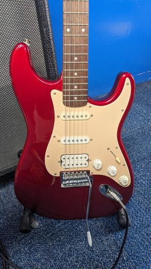 Squire by Fender Strat & Hartke GT60 Piggyback Amp