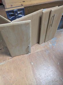 Cabinet doors and feet