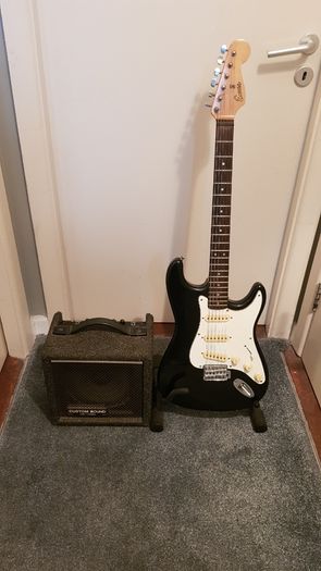 Encore Guitar and Small Amp