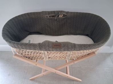 Green sheep moses basket