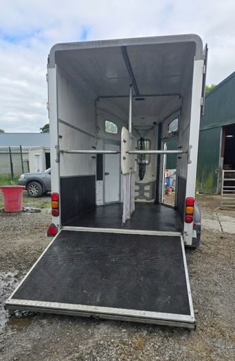 nugent horse box