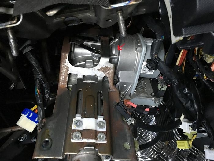 Hyundai Kia steering wheel column knock clunk noise repair fix Dublin Ireland