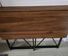 Foldable desk