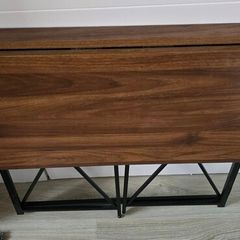 Foldable desk