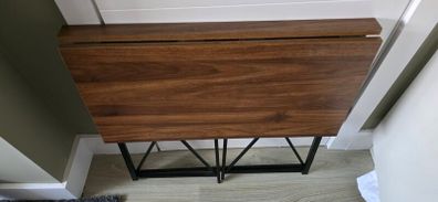 Foldable desk