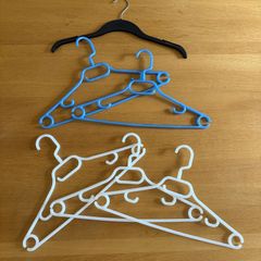 Set of x6 clothing hangers