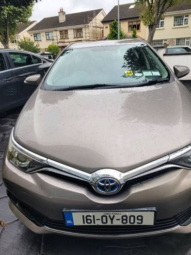 Toyota Auris Hybird automatic