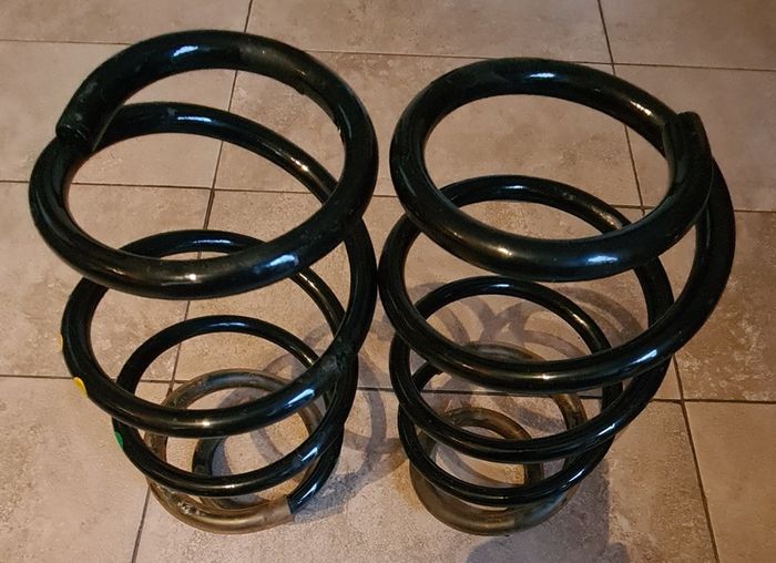 Mercedes-benz Vito W447 Two Front Coil Springs