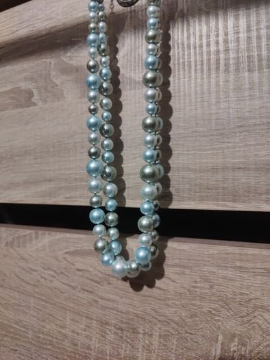 beautiful pearl necklace