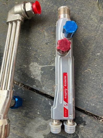 Welding cutting heads
