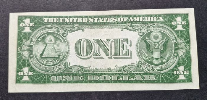 1935 A 1 one dollar Silver Certificate Washington note UNC