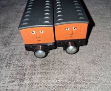 x10 Bundle - Thomas Tank Engines Friends - Diecast Metal Magnetic Take N Play Train Engines - Open To Offers!!