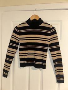 New Look Women's Black and Gold Sparkle Jumper - size UK 6