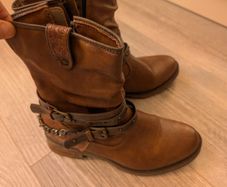 Mustang leather boots