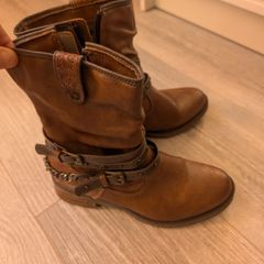 Mustang leather boots