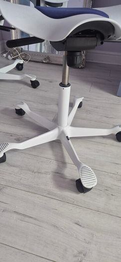 HAG Capisco Puls 8010 Ergonomic Office or Study Chairs