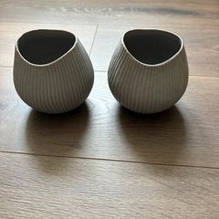2 Meadows & Byrne small vases