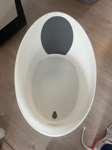 Snuggle toddler bath