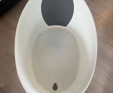 Snuggle toddler bath
