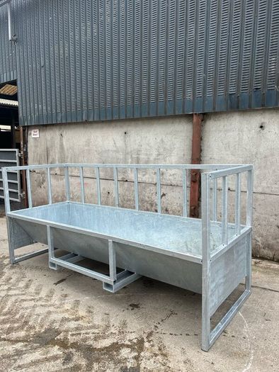 Silage feeder
