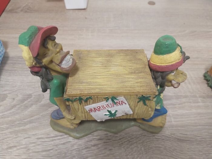 novelty ashtrays