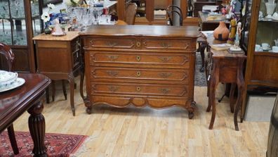 Antique French Oak Commode/Chest of Drawers