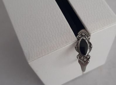 Vintage ring with onyx stone and marcasite stones