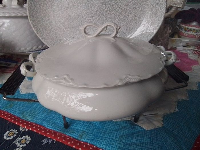 Johnson Bros VTG Tureen
