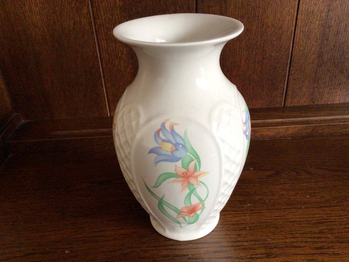Vintage Royal Winton 8 inch Vase