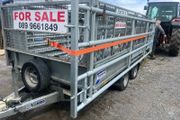 Extendable gates and barriers