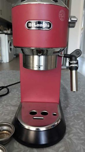 DeLonghi Dedica Style EC 685.R Espresso Machine