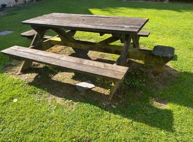 picnic table
